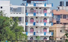 Holi-Wood Guesthouse